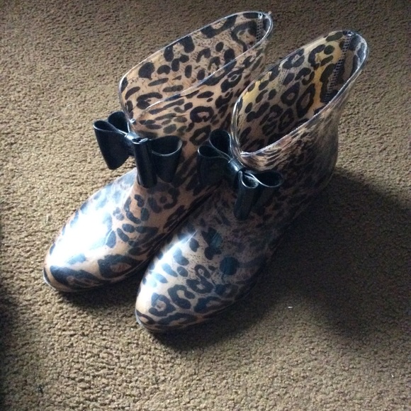Shoes - Stylish Rainboots